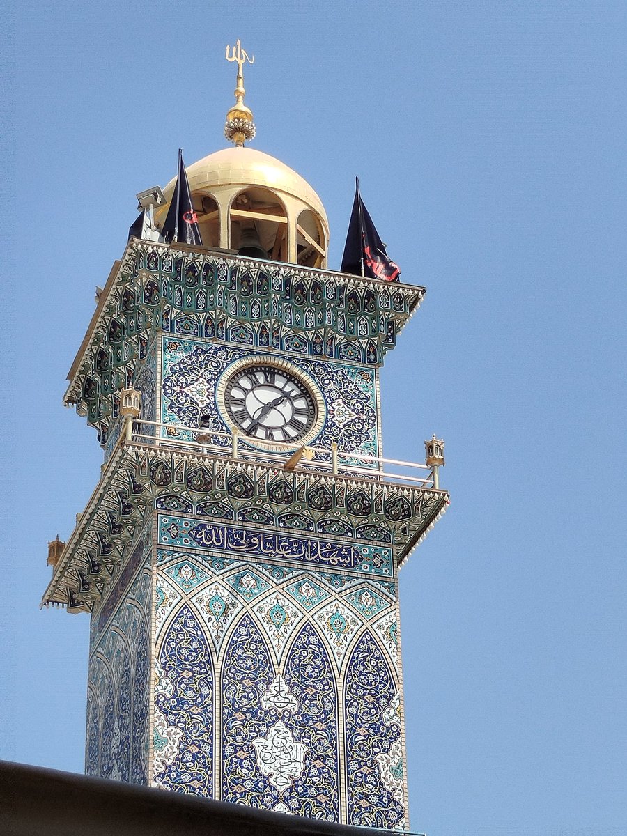 akkaf_ir's tweet image. ما یکی را داریم که وقتی خسته می شویم دلمان به او قرص و محکم می شود.
ما یکی را داریم که وقتی خسته می شویم خودمان را توی آغوش پدرانه اش گم کنیم.
آن وقت او دست هایش را محکم دور کمرمان محکم کند و بگوید من هستم نترس.
ما یکی را داریم...که یکی نیست هزار است...