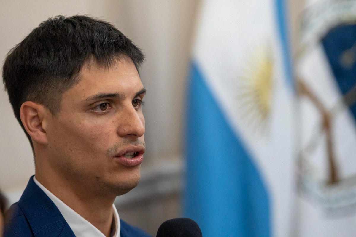 ➡️ Con la participación de la PlataformaH2 Argentina, se desarrolló la Segunda Mesa de Hidrógeno en Santa Cruz

👉 Mas info: plataformah2.org/l/el-gobernado…