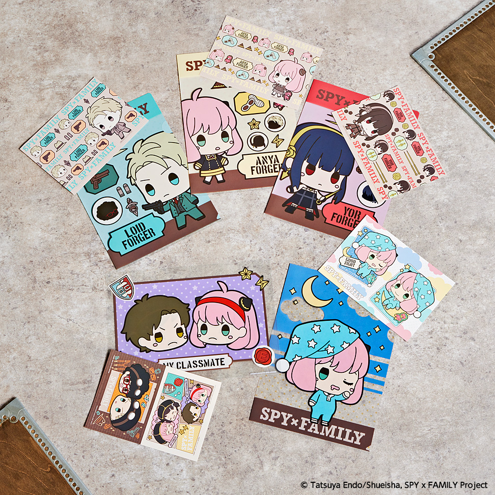 Which #SpyxFamily #Ichibankuji art do you like better? Drop and emoji in the comments for your favorite style! ⬇️

🥜: the classic anime art
🌟: the cute chibi style