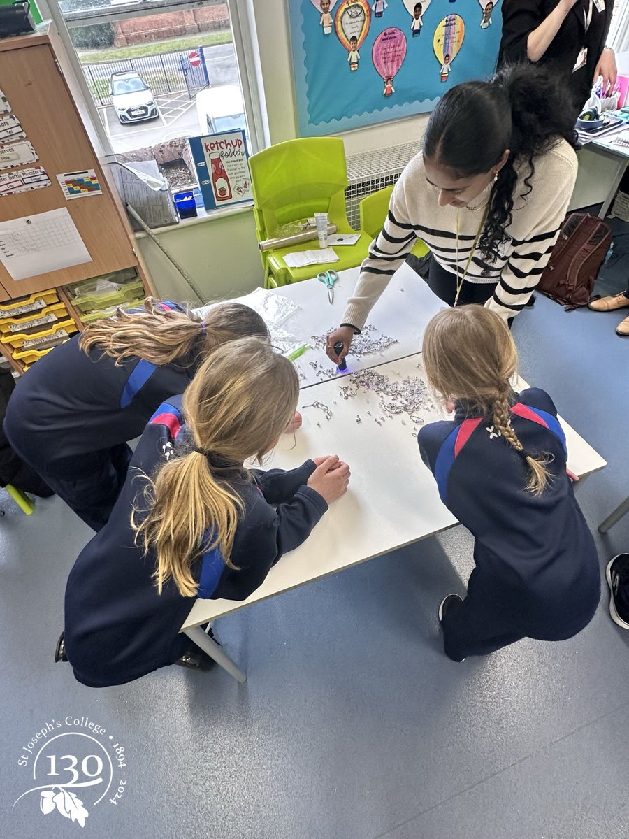 sjcrmain's tweet image. Our STEM Leaders enjoyed running science workshops at Our Lady’s Prep School in Crowthorne this week. A great opportunity to share their knowledge and encourage curiosity in science!

#NationalScienceWeek #STEMLeaders #ScienceWorkshops