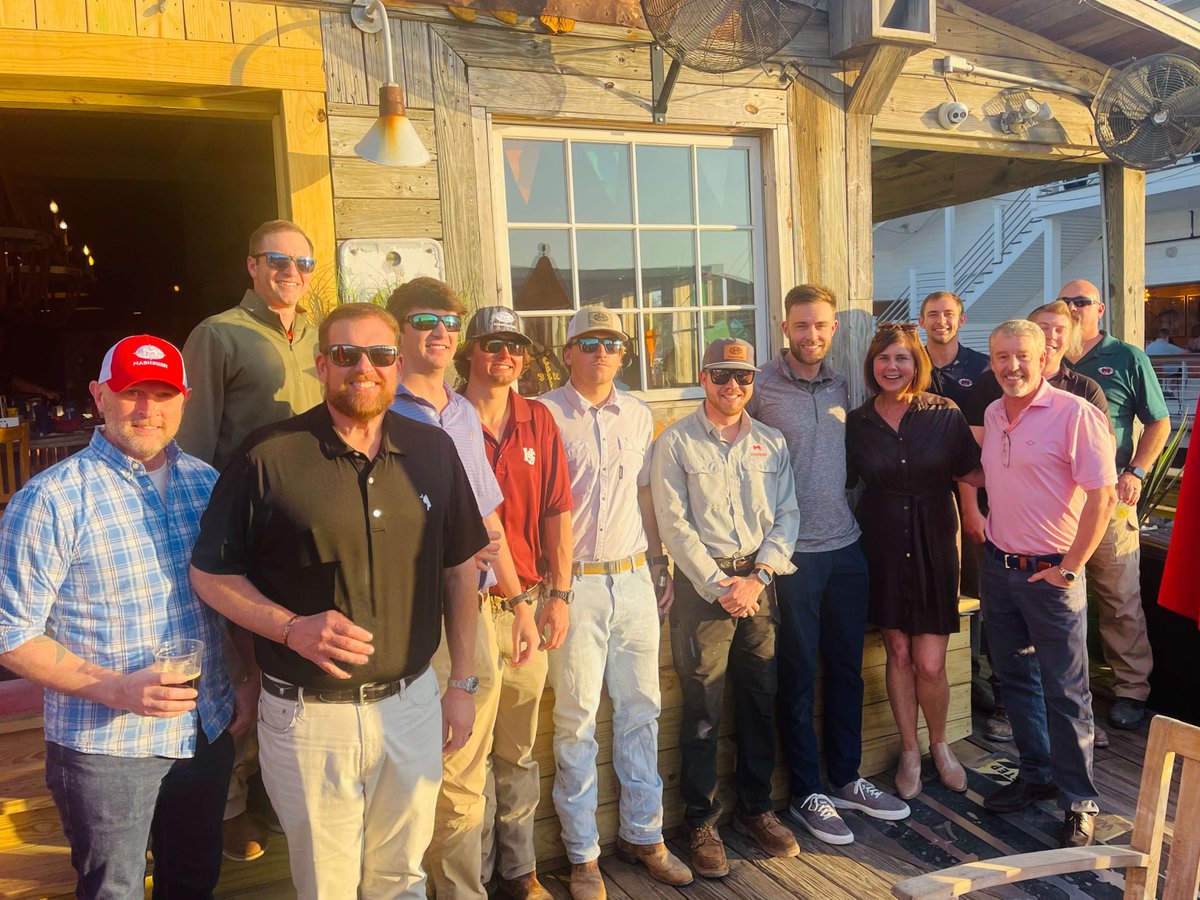 Mashburn Construction (@mashburnconstr) on Twitter photo Our Charleston team recently enjoyed a happy hour at Red’s on Shem Creek, one of our past projects. Proud to see our work standing strong while we take in the good weather! 
@Redsicehouse
 #Charleston #ShemCreek Our Charleston team recently enjoyed a happy hour at Red’s on Shem Creek, one of our past projects. Proud to see our work standing strong while we take in the good weather! 
@Redsicehouse
 #Charleston #ShemCreek