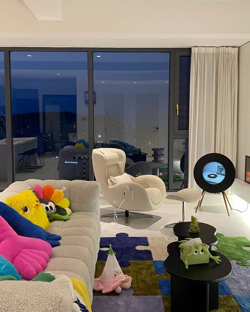 Nouhaus tweet media