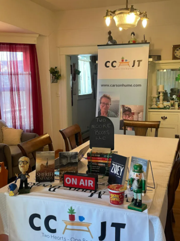 JT_Hume's tweet photo. #writers #podcast episode 215: It’s the Economy, Silly.
We indy writers had dreams, but that was before #amazonboycott. We discuss our adjustments.
Also: kindness and editing/writing status. 😍😍😍
Have a listen. TIA LYL!
https://t.co/nzLCiWOArM https://t.co/cex1U6qIB0
