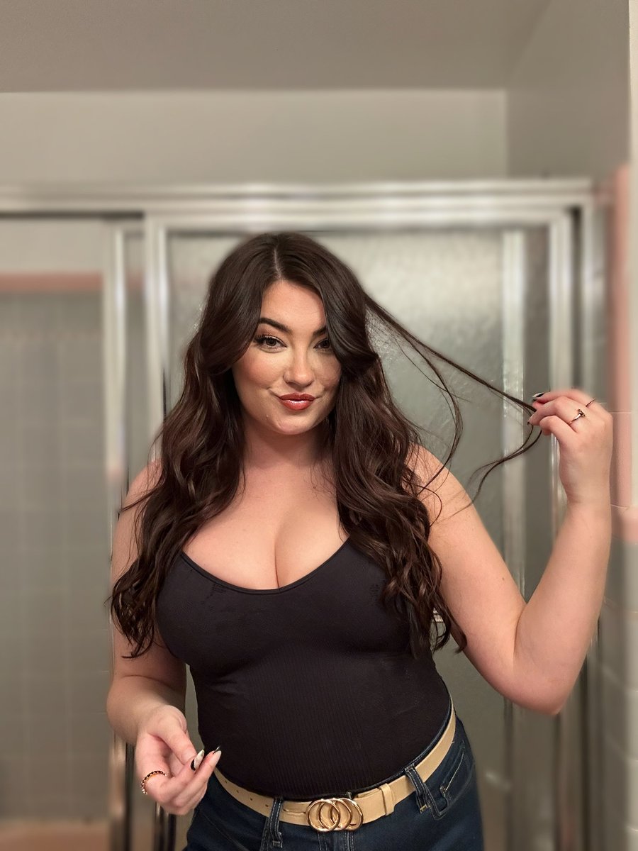 Goddess Sarah👑 tweet media