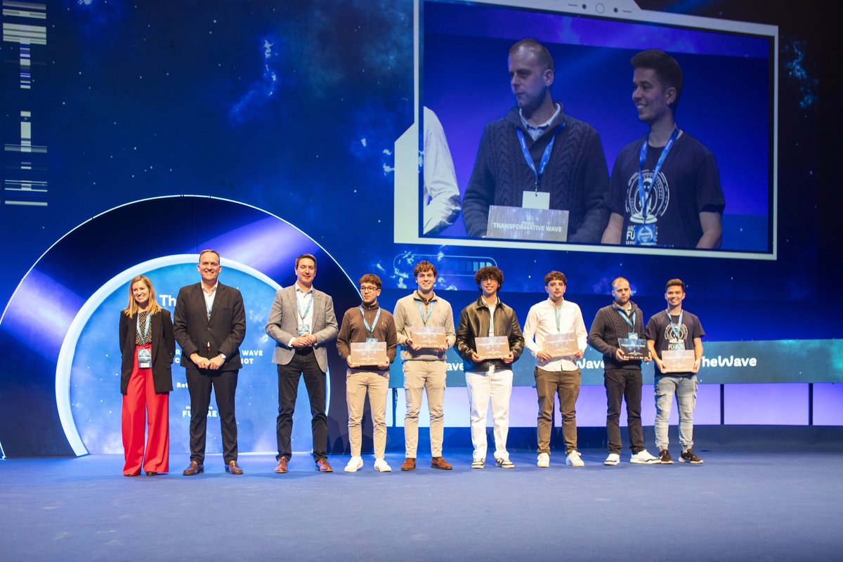 ITA_tecnologia's tweet photo. Entrega de premios del #Hackathón #Hacking_the_future #TheWave2025
@EstherBorao directora de @ITA_tecnologia ha entregado el Diploma Transformative Wave para el equipo Campus Digital IoT.
https://t.co/hvE77LHYfd https://t.co/F6oSEG7ZZH
