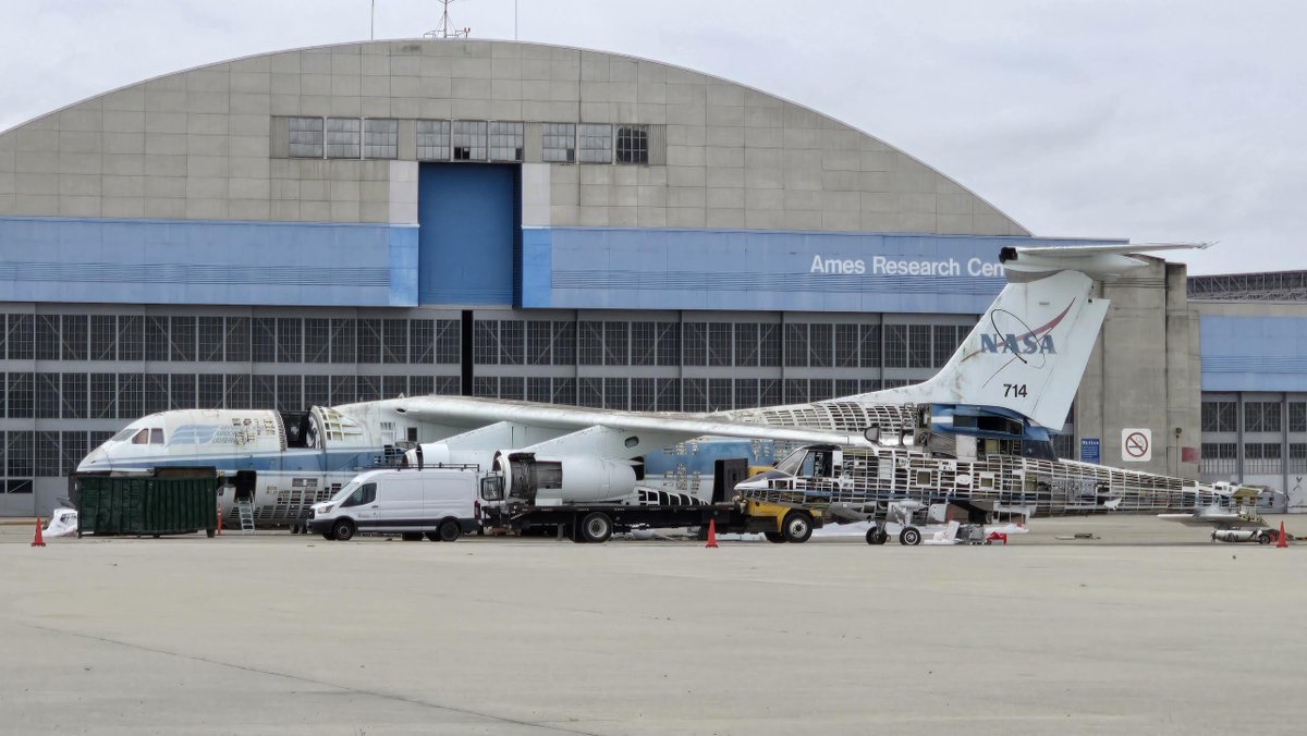 NASAWatch's tweet image. Pics taken at @NASAAmes today. @NASA's historic Kuiper Airborne Observatory has begun to be dismantled and demolished. Seems kind of emblematic of what's happening at the agency. #astronomy #aeronautics