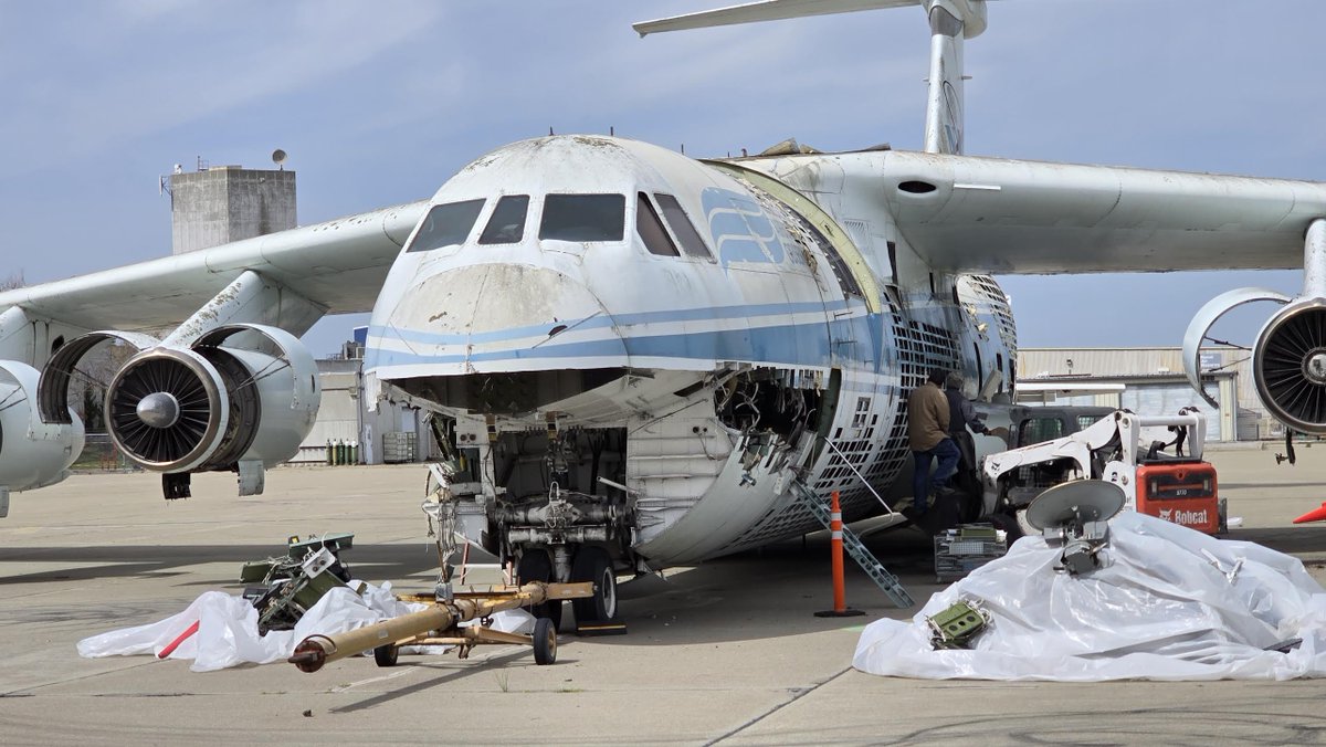NASAWatch's tweet image. Pics taken at @NASAAmes today. @NASA's historic Kuiper Airborne Observatory has begun to be dismantled and demolished. Seems kind of emblematic of what's happening at the agency. #astronomy #aeronautics