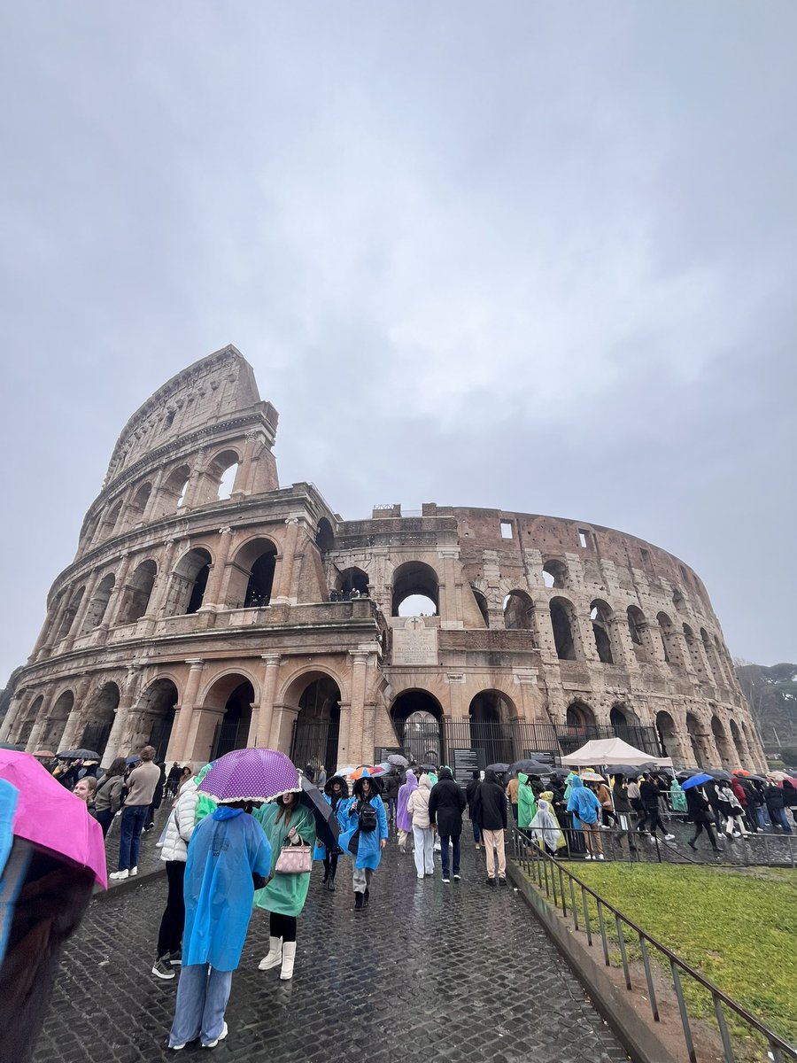 MindyDaniela's tweet photo. Roma 🇮🇹 la dio 😍 https://t.co/tsIXLGelS0