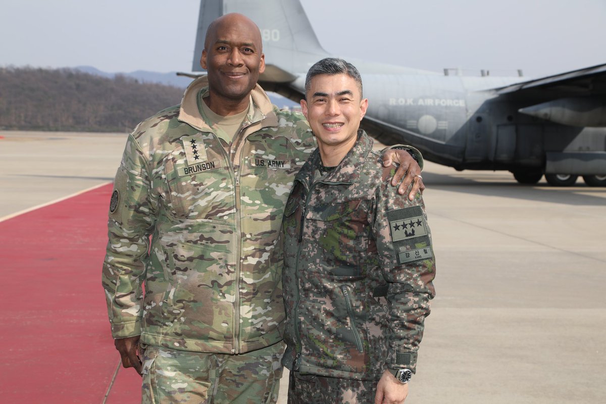 Two weeks of Battlefield Circulations with Gen. Kang across #FS25 reinforced what we already know—our 🇺🇸🇰🇷 Alliance is ironclad, and our combined force is ready. From frontline units to strategic discussions, we stand prepared to ‘Fight Tonight.’ #WeGoTogether #CombinedReadiness