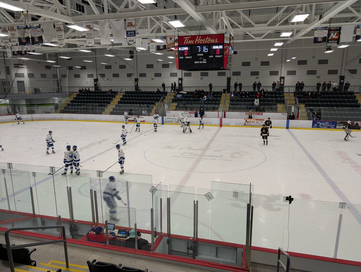 Warm ups underway in CBS. Blizzard vs Growlers coming up in a few minutes. Game 5 of the <a href="/NLU18MHL/">NLU18MHL</a> Finals - Blizzard lead the series 3 games to 1. #BlizzardWarning