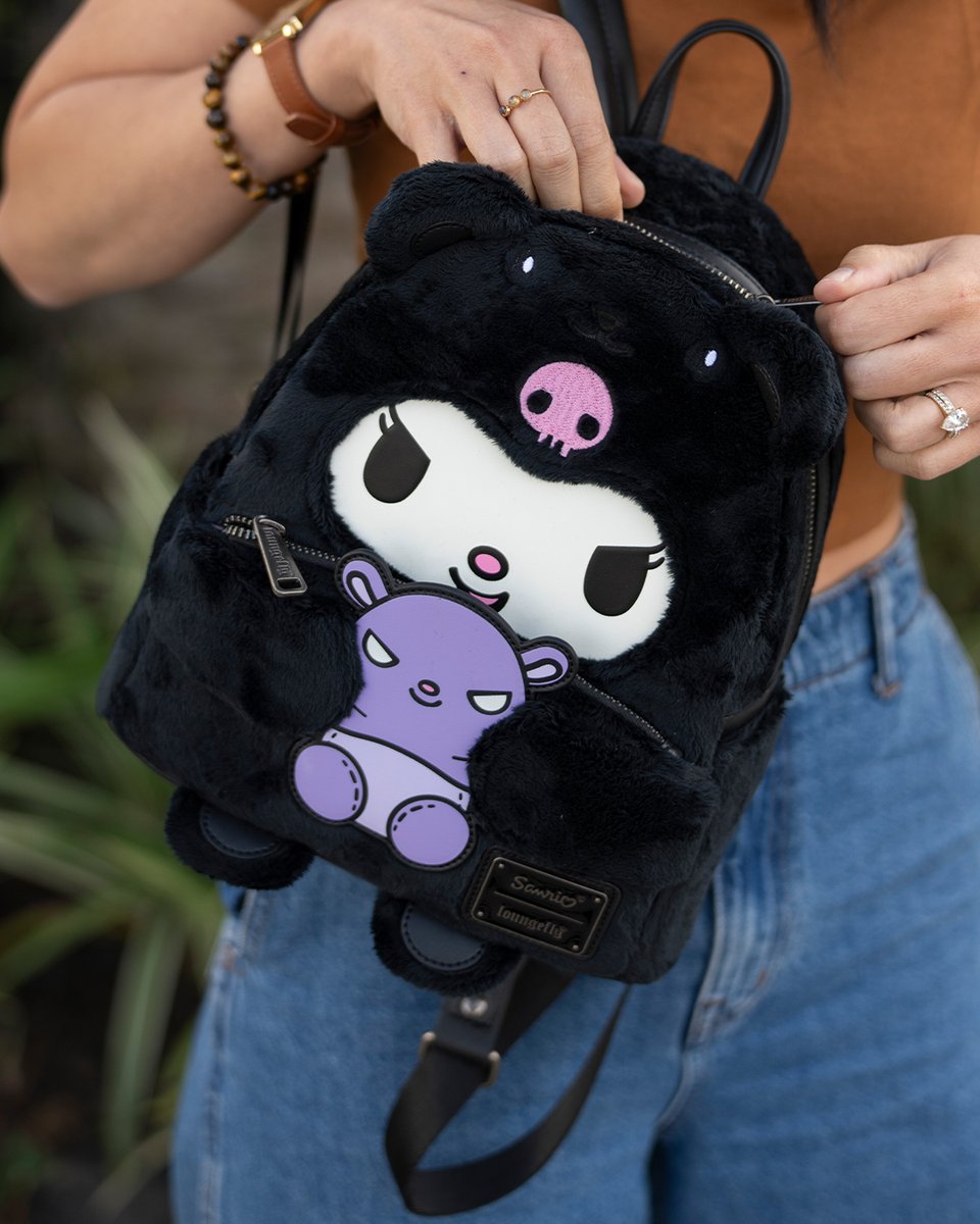 Loungefly's tweet photo. For all our mischievous besties! 🖤💜 This plush and glow-in-the-dark Kuromi mini backpack will be available only from @707street on 3/21 at 12pm PDT. https://t.co/VAt4szgkHA