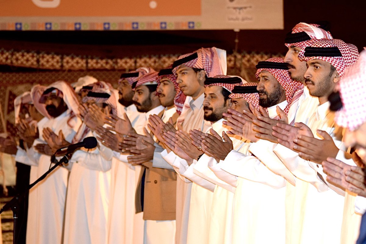AwadAl_Rasheed's tweet photo. تصويري #للون_القلطة ( فن المحاورة ) بحضور نخبة من الشعراء بمشاركة صفوف حاتم الحويت  للمحاورة + فرقة #ظهران_الجنوب الشعبية 

#اجاويد3 
#عسير https://t.co/nmEbLpwNh4