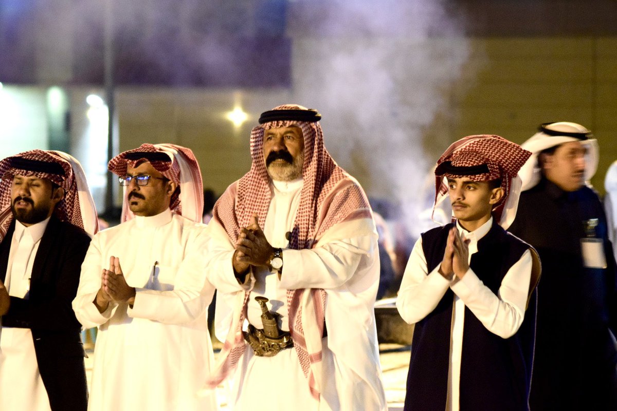 AwadAl_Rasheed's tweet photo. تصويري #للون_القلطة ( فن المحاورة ) بحضور نخبة من الشعراء بمشاركة صفوف حاتم الحويت  للمحاورة + فرقة #ظهران_الجنوب الشعبية 

#اجاويد3 
#عسير https://t.co/Fw6aHYf5LI