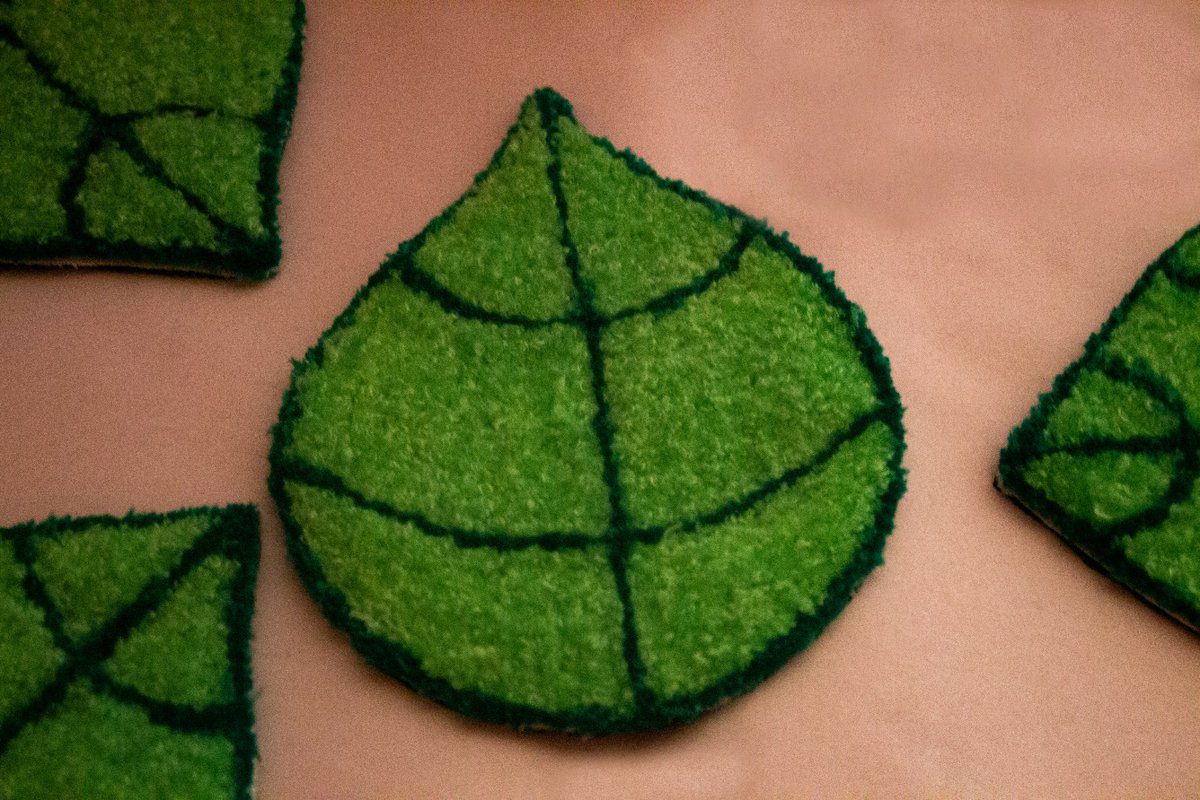 Kpacho_art's tweet photo. Unos posavasos de hojas en Punch Neddle 

#punchneddle #hojas #naturaleza https://t.co/mwSzSVBPqA