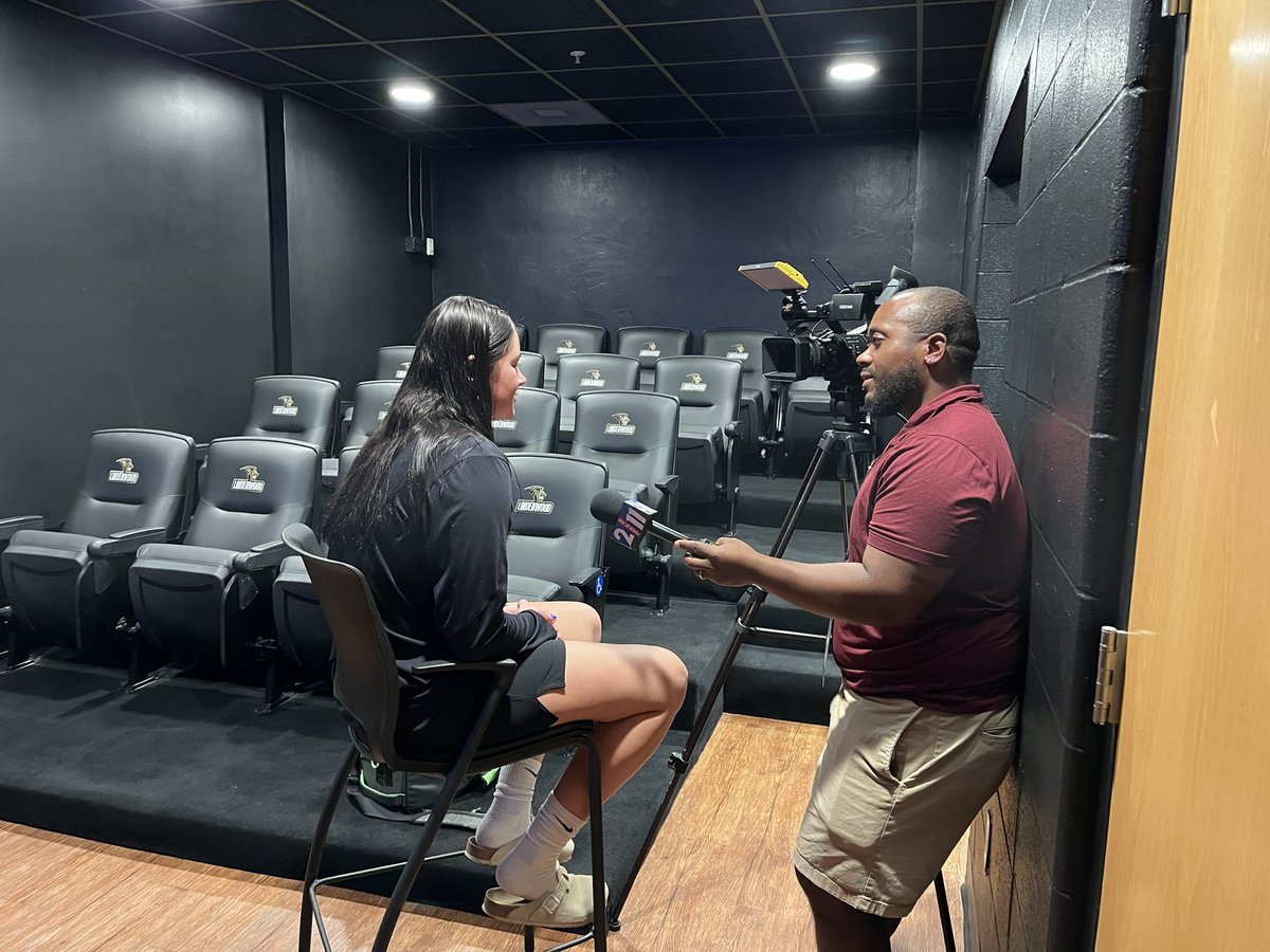 Thanks to <a href="/OfficialKevRy/">Kevin Ryans</a> for stopping out yesterday to talk to <a href="/CoachAmyEagan/">Amy Eagan</a> and Brooke Coffey 🦁🏀

Tune in to <a href="/FOX2now/">FOX2now</a> tonight at 6:00 p .m. CT to hear the full interview‼️

#NewLevel | #OVCit