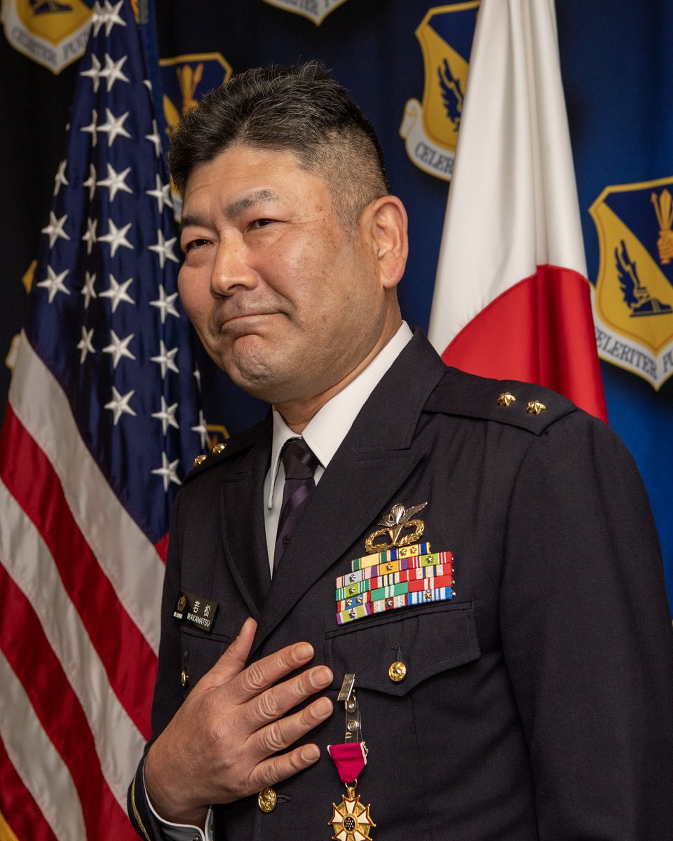 横田基地 米空軍 USAF 36 EAGLE AIRLIFTERS アロハシャツ Amazon.co.jp