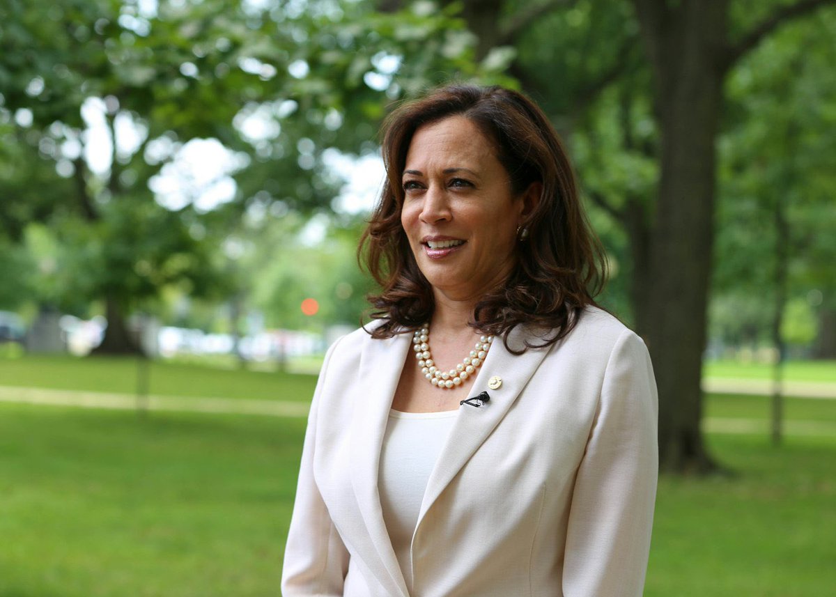 IStandWKamala's tweet image. She told us never to give up & to always fight & sometimes the fight takes a while in her concession speech! Iβm confident she wants to run in 2028 & that was a hint, but just has not announced it yet. She has unfinished business she wants to accomplish!!! π #KamalaHarris2028