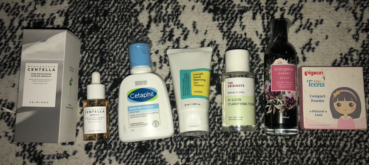 telkomcok's tweet photo. @yurswitgirl Nitip nder, yang skin1004 itu preloved ya https://t.co/tVy4MMh9OI