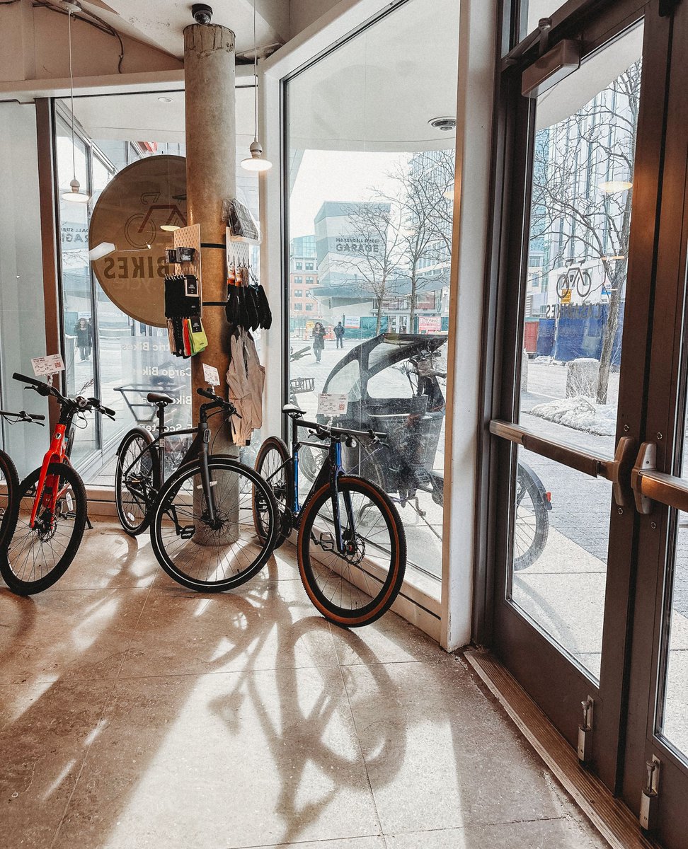 The best way to enjoy spring? On two wheels! 🚲Visit <a href="/casa_bikes/">Casa Marghera House Winery Bikes</a> and find the perfect ride to cruise into the season!