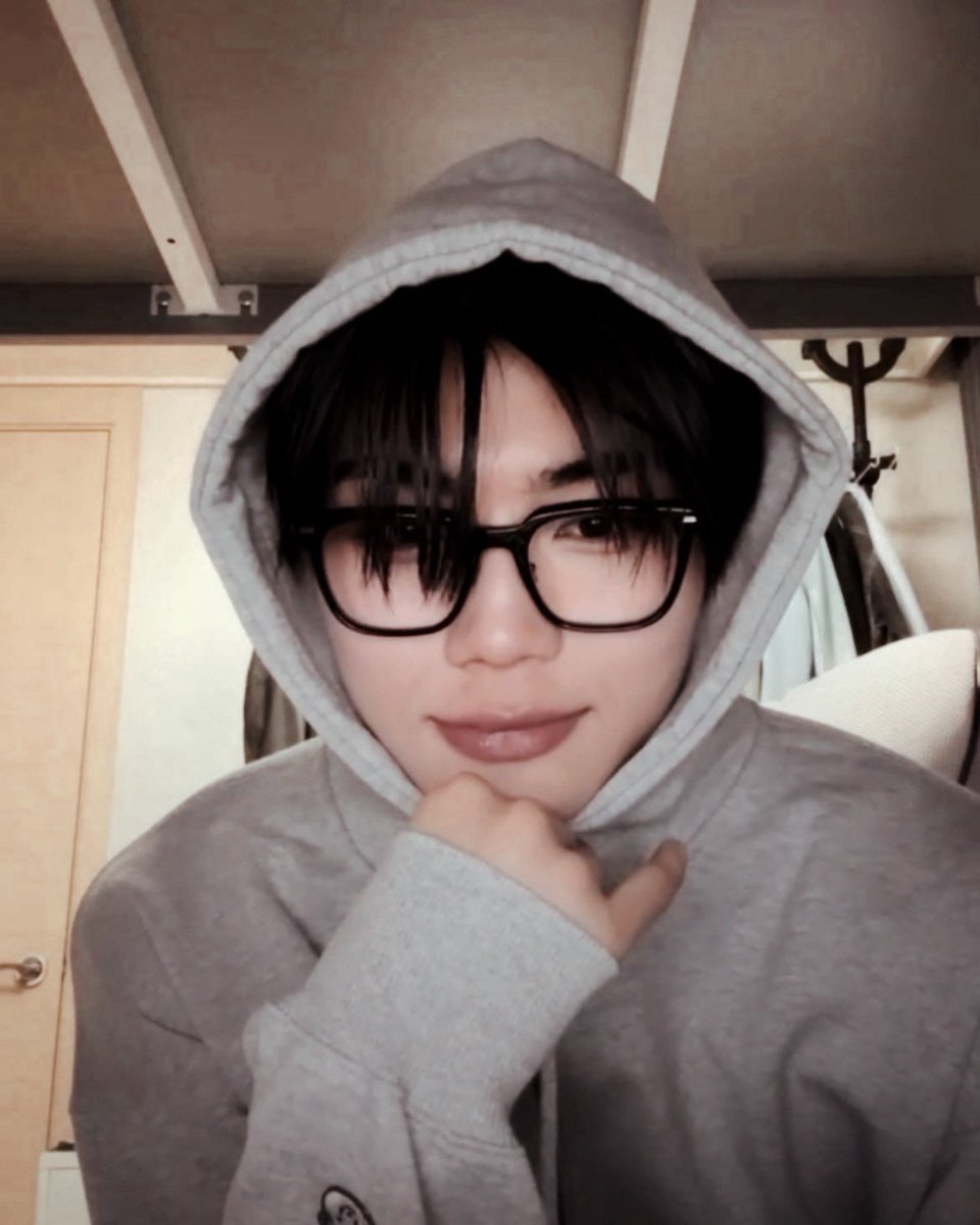 lazy day today, trying to enjoy it while it lasts.