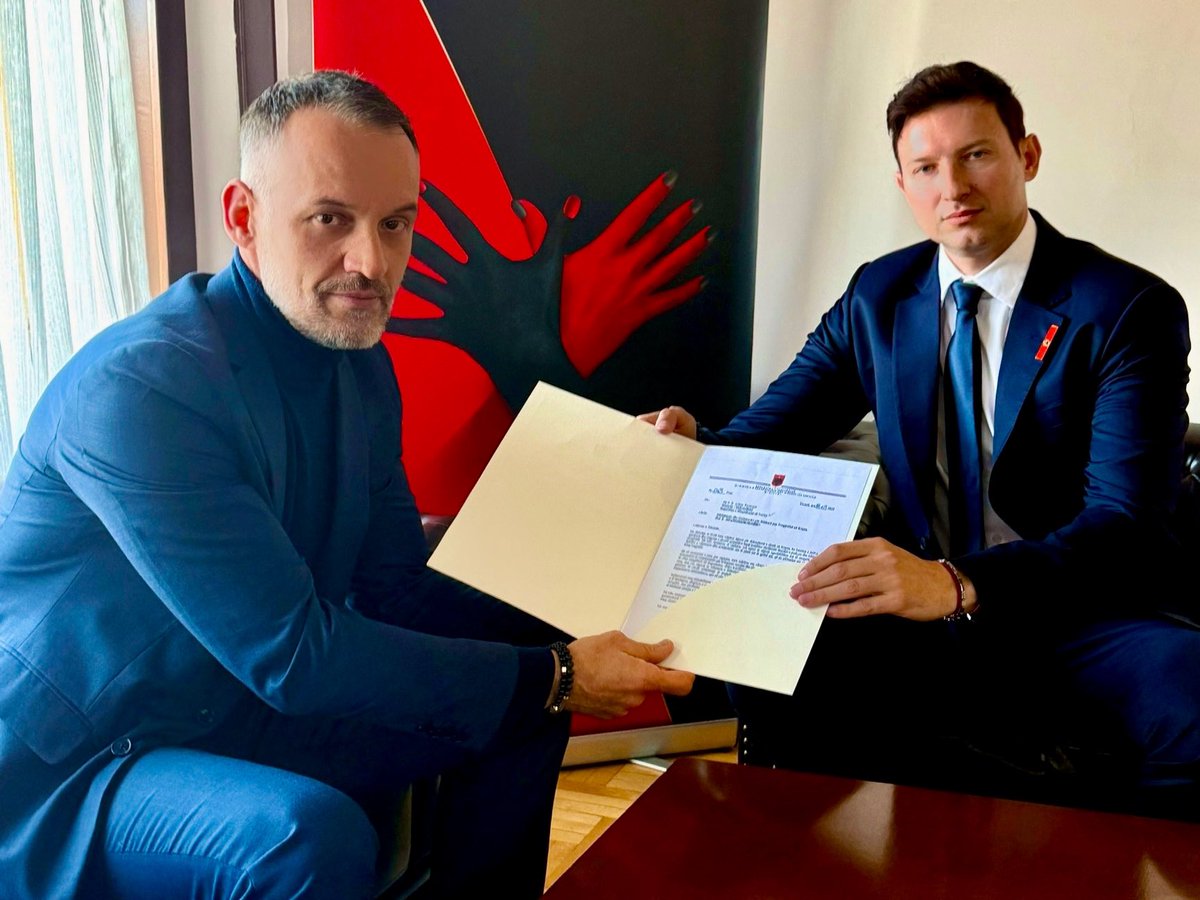 arben_fetai's tweet photo. Today Ambassador @DenionMeidani delivered to me a letter from 🇦🇱MoH @albana_kociu to 🇲🇰MoH @TaravariArben, expressing condolences &amp; readiness to assist after the Kocani tragedy. We deeply appreciate 🇦🇱support &amp; that of all our allies during this challenging time. 
Faleminderit🙏🏼 https://t.co/gjEiwZp7Al