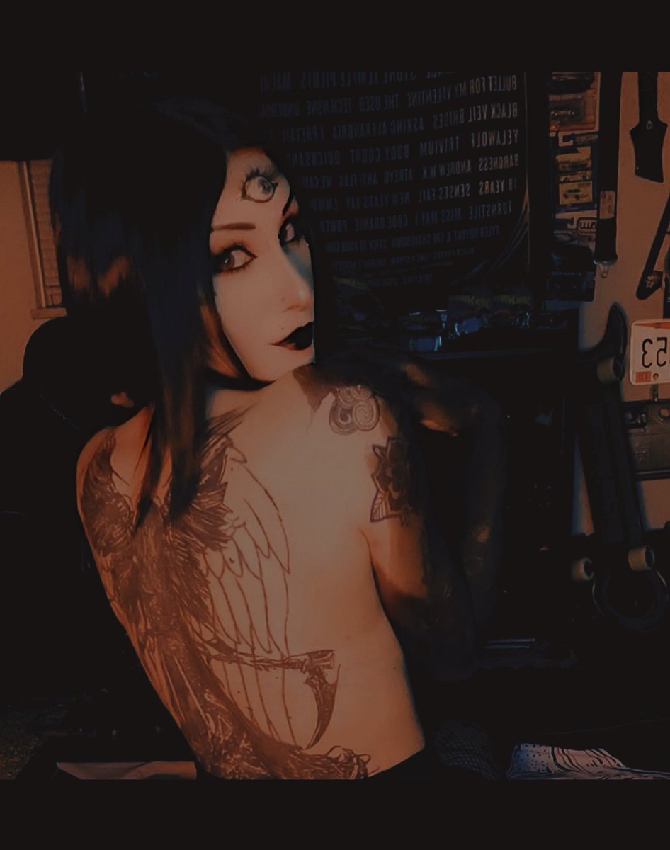 Corpsedoll_OF's tweet photo. 👀#onlyfans #onlyfanscreator #onlyfansgirl #onlyfansbabe #gothslut #babe #nudes #slut #porn #nsfw #nsfwcontent #horny #hornygirl #contentcreator #backshots #dildoriding #ethot #adultcontent #petite #pussygrip #fishnets #feet #gothfeet #wetpussy #OnlyFans #curvey #phatass https://t.co/PnTmHsOr7i