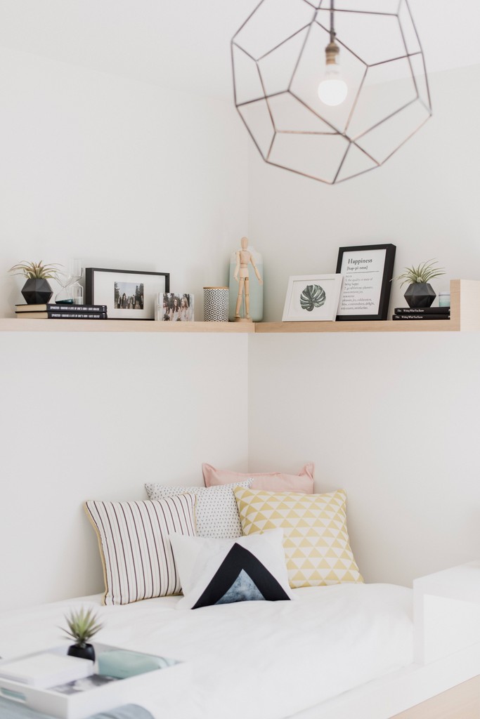 If you're counting down to sunny spring days it may help to bring a bit of extra greenery inside your space. Adding some fresh plants, small succulents, bright pots + fun blooms can help elevate your space (and mood too!) Here's some inspiration from our Haven townhome community