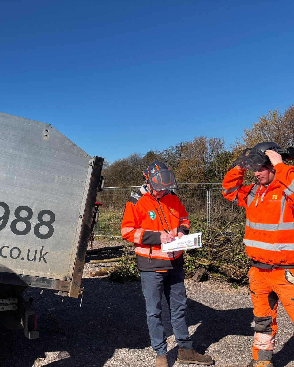 BossBeechwood's tweet image. Ensuring safety and environmental standards are met! ✅ Our Compliance Manager conducts a site audit as the team clears fallen trees and chips them responsibly. 🌿🌳

#ComplianceCheck #SiteAudit #EnvironmentalSafety #SustainableForestry #TreeClearing