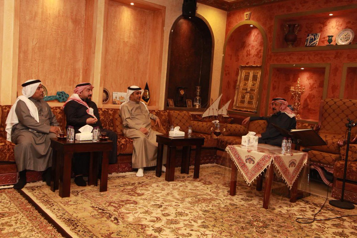 زيارات رمضانية (١) 

من اهم البرامج الرمضانية لدي منذ سنوات هي زياراة الفعاليات والديوانيات ومجالس الذكر .. وارى بان رمضان فرصة كبيرة للتزاور وبناء جسور العلاقات الايجابية في المجتمع .. هذه السنة تشرفنا  برفقة ادارة جمعية سيهات