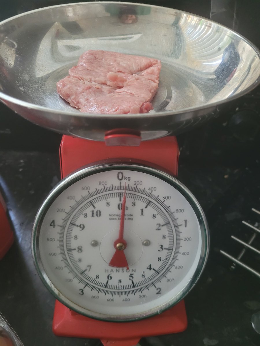 loracnworb's tweet photo. @AsdaServiceTeam 
Ridiculous amount of fat 60g of a 255g steak was hard white fat !!!!
Way to go to con folk hiding it underneath the main part of the steak.
Straight to internet because previous issues have been ignored and belittled. https://t.co/p6Vayc90rn