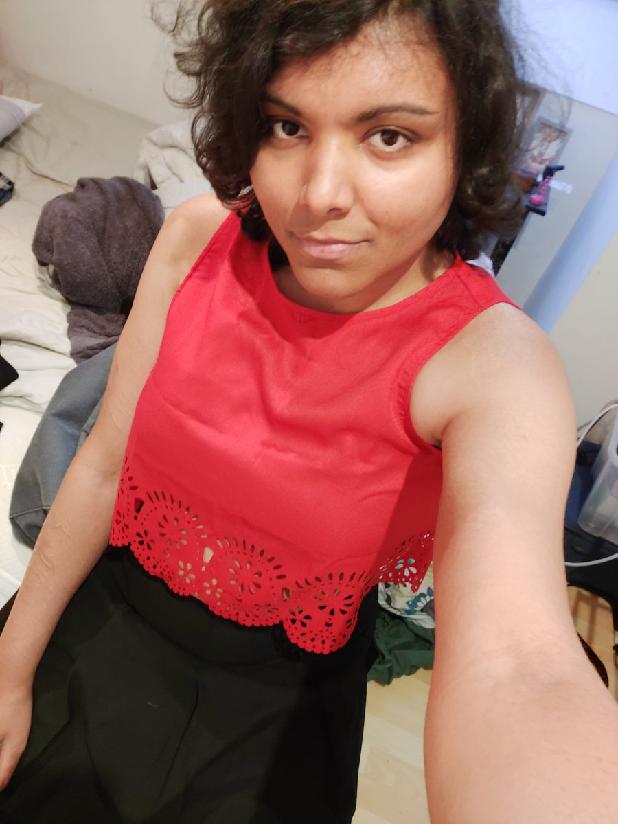 I have a messy bed but I give good head :3