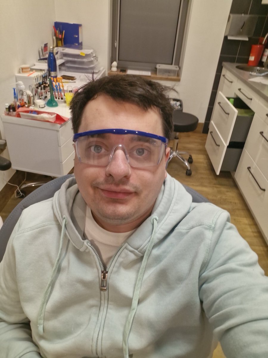 ASerowiecki's tweet photo. Skutki uboczne diety endurance 😅😅😅
#dentist #dentysta https://t.co/xZf0x9LlQg
