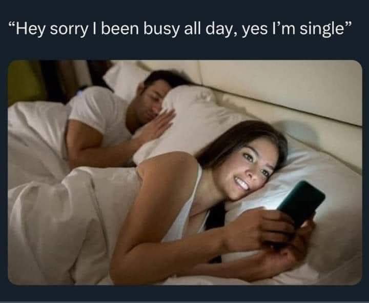 x___ethan's tweet image. That phone stays on DND and iMessage notifications are turned off for a reason.  🤣