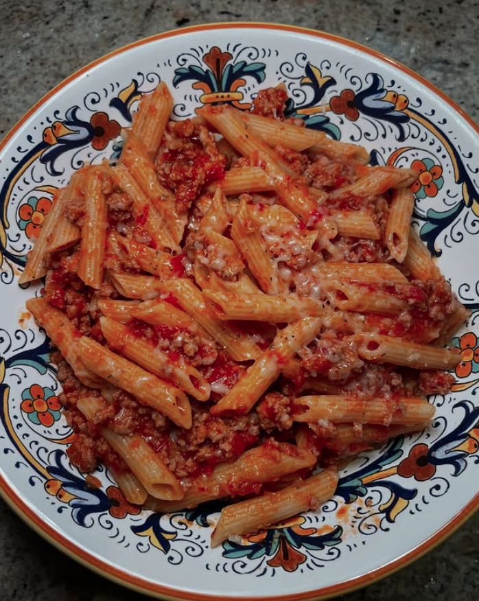 janet1f8's tweet photo. Pasta with ground turkey meat sauce😋
#sauce #pasta #dinner #winter #eatingathome #foodie #food https://t.co/se50tlrQ26