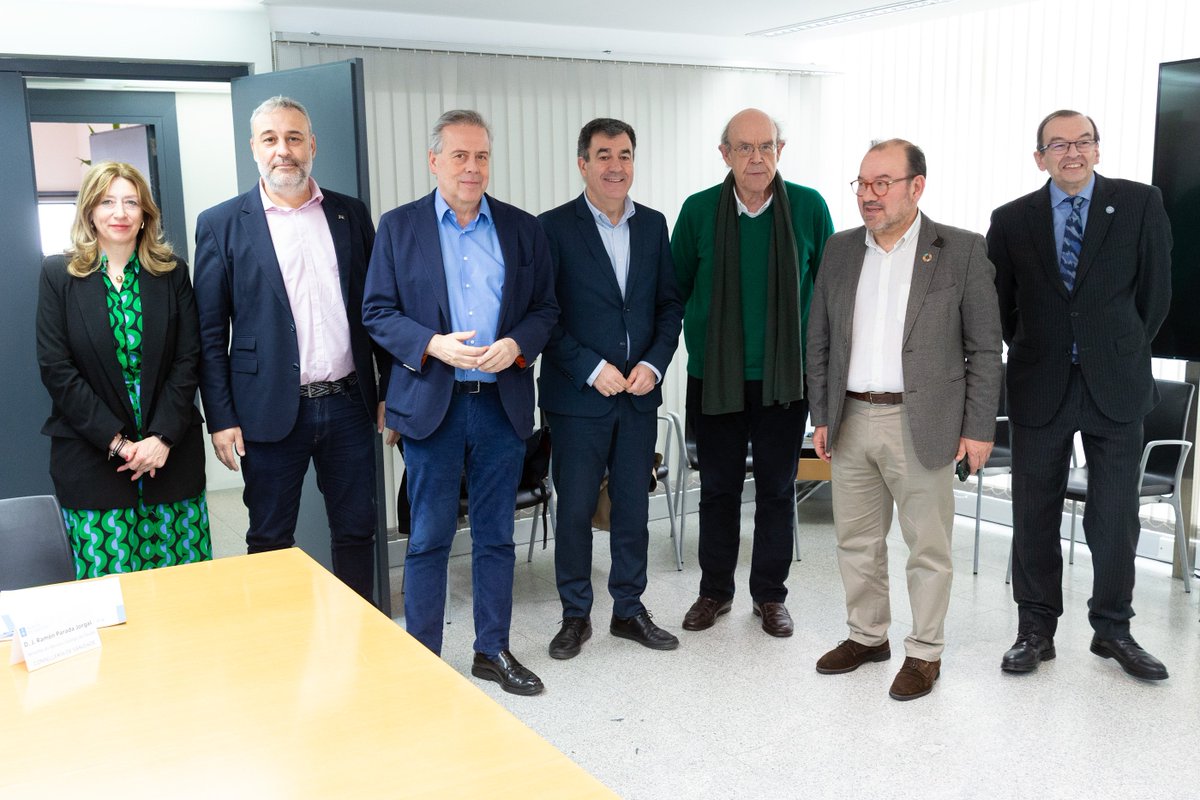 A <a href="/Xunta/">Xunta de Galicia</a> e a <a href="/UniversidadeUSC/">USC</a> apostamos por ampliar a docencia clínica en Medicina.

Avanzaremos paso a paso mediante o diálogo cos axentes implicados, para aproveitar ao máximo o talento humano e os recursos materiais que ofrece todo o Servizo Galego de Saúde.