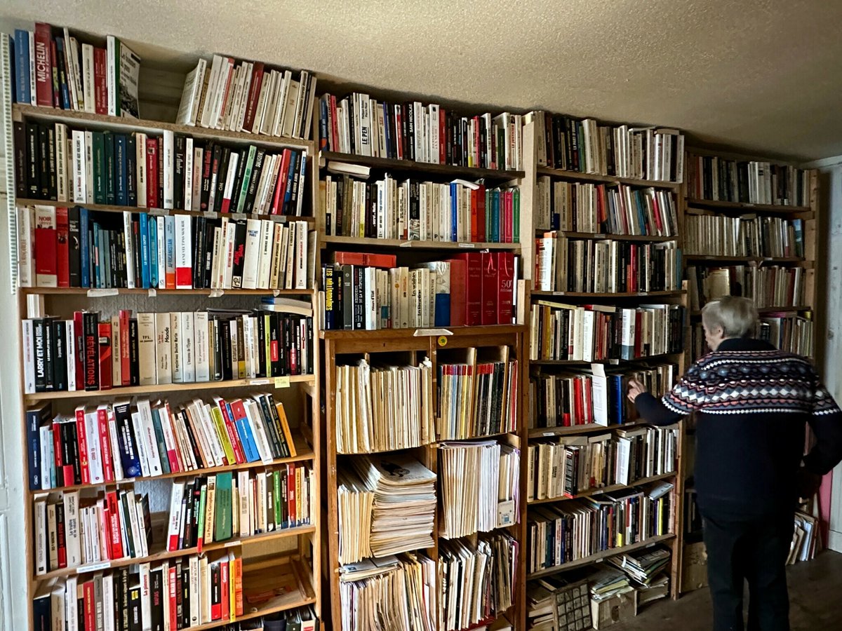 Cet ancien élu auvergnat a constitué une bibliothèque de la corruption

Le Clermontois a répertorié 900 livres sur différentes affaires et souhaite désormais les partager 

➡️ l.leparisien.fr/kP9R