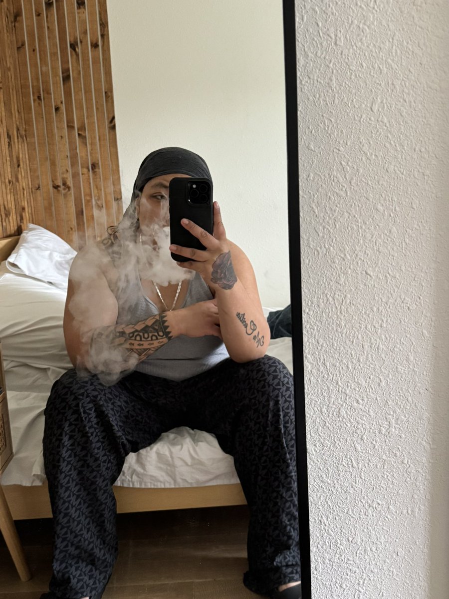 YOOOMING_'s tweet photo. good morning😶‍🌫️ https://t.co/tLscgMilS0