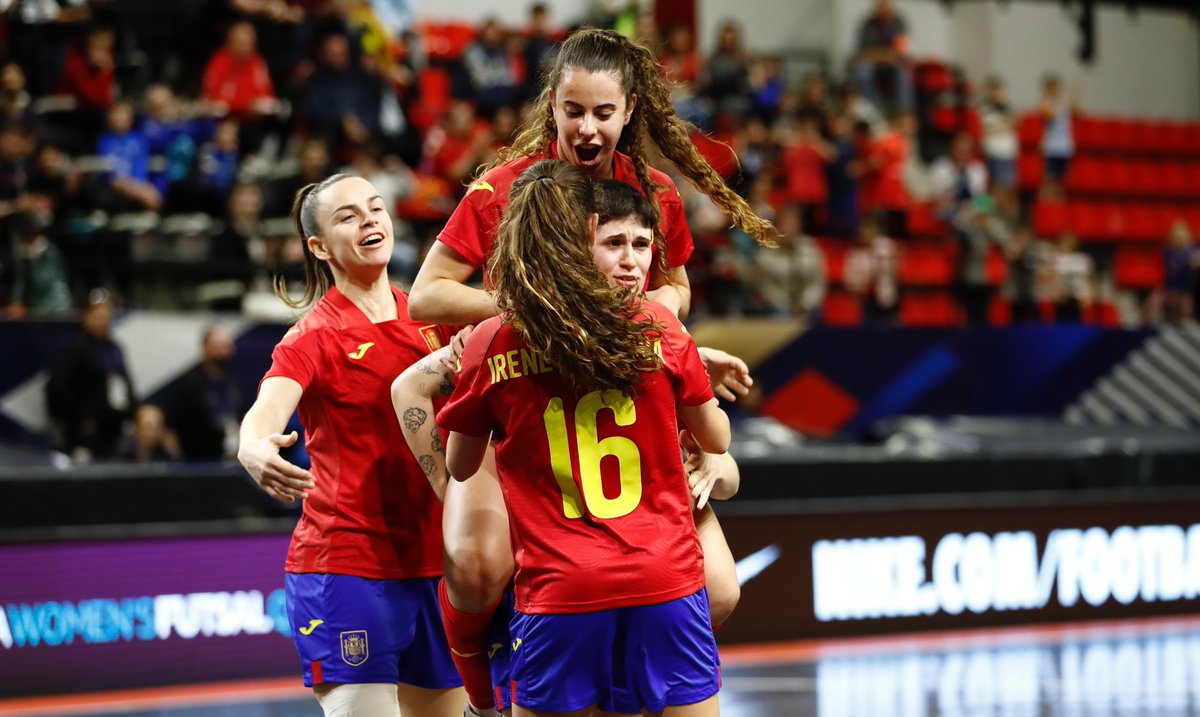 📅 𝗘𝗹 𝟭𝟵 𝗱𝗲 𝗺𝗮𝗿𝘇𝗼, 𝗴𝗿𝗮𝗯𝗮𝗱𝗼 𝗲𝗻 𝗹𝗲𝘁𝗿𝗮𝘀 𝗱𝗲 𝗼𝗿𝗼

2⃣0⃣2⃣3⃣ Campeonas de Europa por tercera vez

2⃣0⃣2⃣5⃣ Primer partido de clasificación para un Mundial

#FutsalEspaña