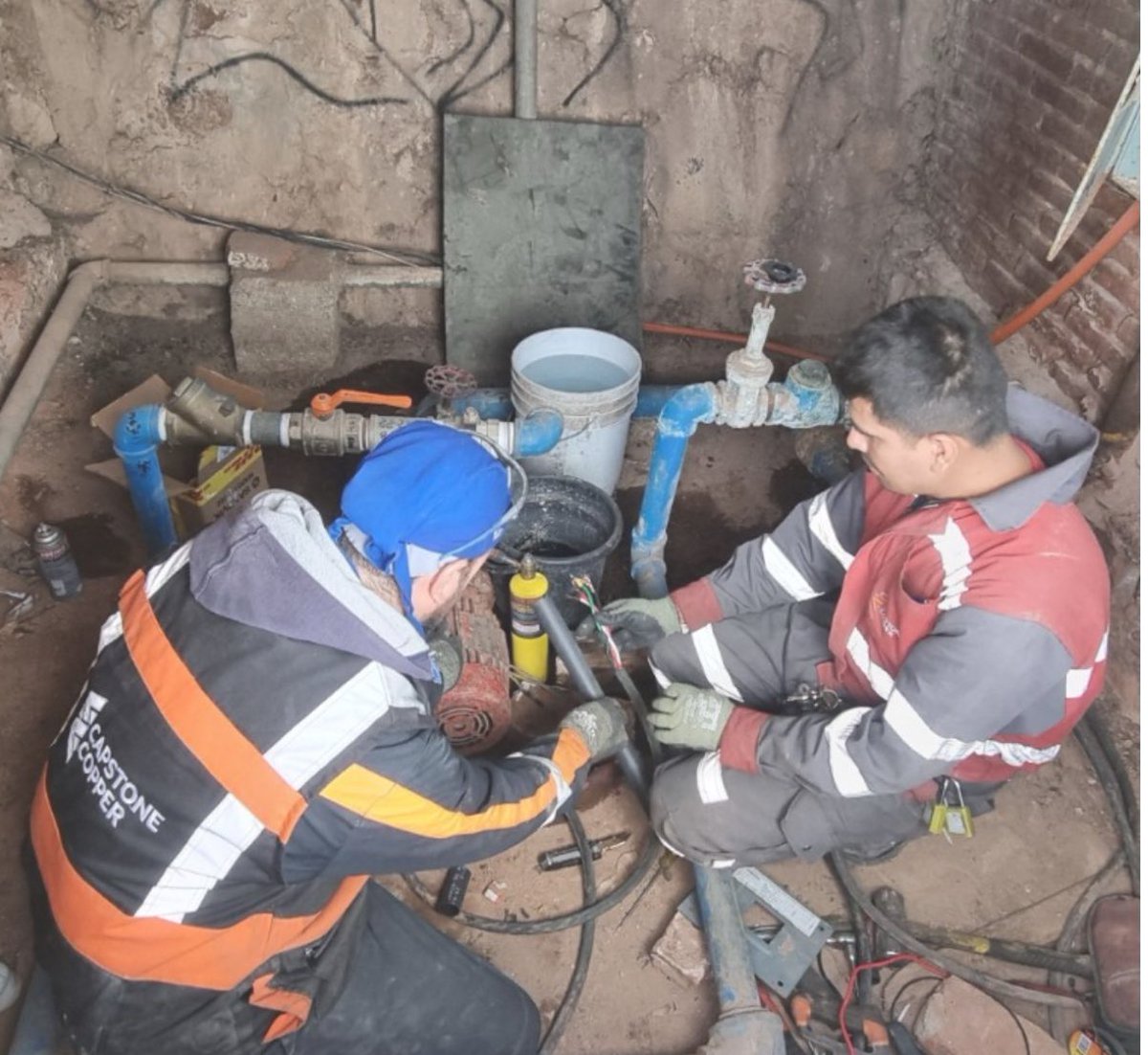 Outletminero's tweet photo. 🚰💙 Capstone Copper Cozamin refuerza el acceso al agua potable en la colonia Pedro Ruiz González, en la capital de Zacatecas, con la donación de una bomba hidráulica y un arrancador. Un compromiso real con el bienestar de la comunidad. #MineríaConResponsabilidad #CapstoneCopper

Ver nota: https://t.co/J8CSu62Htl