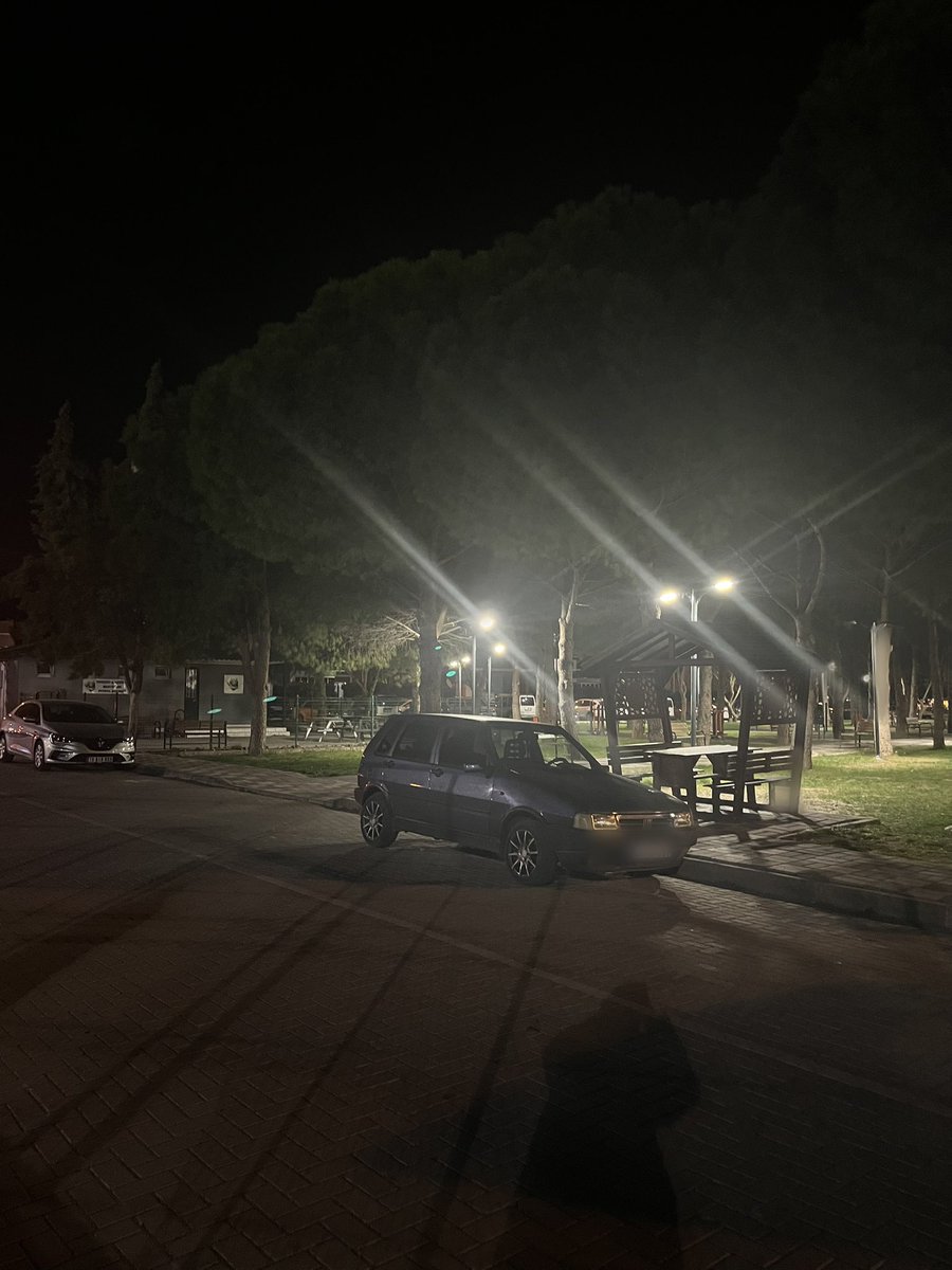 smyraaksy's tweet photo. arkadasımın çok güzel park ettin diye yüreklendirdigi bosluk https://t.co/NzfnnF7qFj