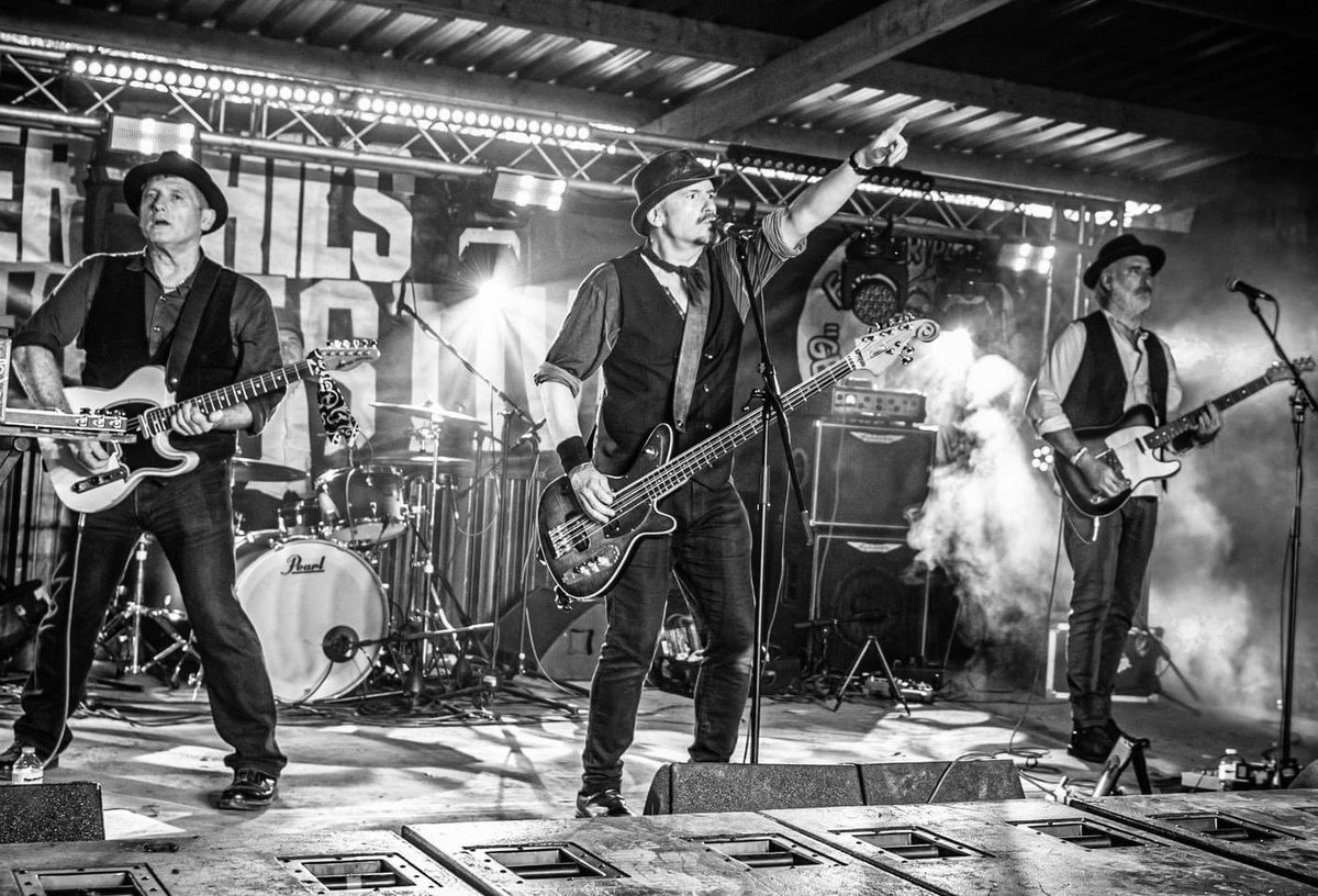 The Autumn Saints (@autumnsaints) on Twitter photo Back on the road with <a href="/blackballeduk/">blackballed</a> #steviejonesandthewildfires next weekend!
Friday 28th March STAMFORD at Mama Liz's and Saturday 29th March STOURBRIDGE at Katie Fitzgeralds
Tix: steviejones.com/gigs
Come out and play with us!
See you down the front ❤️🙏🤠🎸 Back on the road with <a href="/blackballeduk/">blackballed</a> #steviejonesandthewildfires next weekend!
Friday 28th March STAMFORD at Mama Liz's and Saturday 29th March STOURBRIDGE at Katie Fitzgeralds
Tix: steviejones.com/gigs
Come out and play with us!
See you down the front ❤️🙏🤠🎸