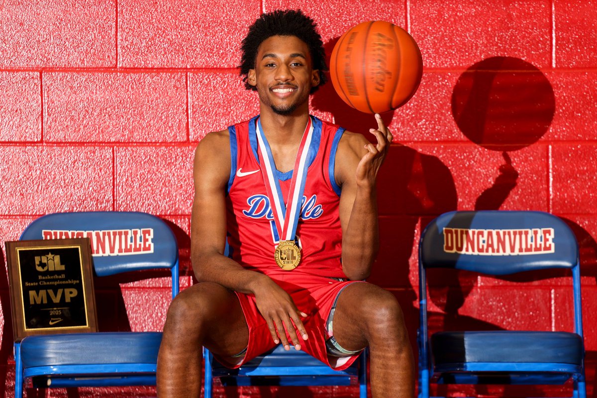 Nick Girimonte (@girimontenicky) on Twitter photo TCU commit Kayden “Bugg” Edwards has been named the Dallas All-area boys basketball Player of the Year per <a href="/SportsDayHS/">SportsDayHS</a>.
The combo guard led Duncanville to a Texas 6A D1 State Championship while earning MVP. TCU commit Kayden “Bugg” Edwards has been named the Dallas All-area boys basketball Player of the Year per <a href="/SportsDayHS/">SportsDayHS</a>.
The combo guard led Duncanville to a Texas 6A D1 State Championship while earning MVP.