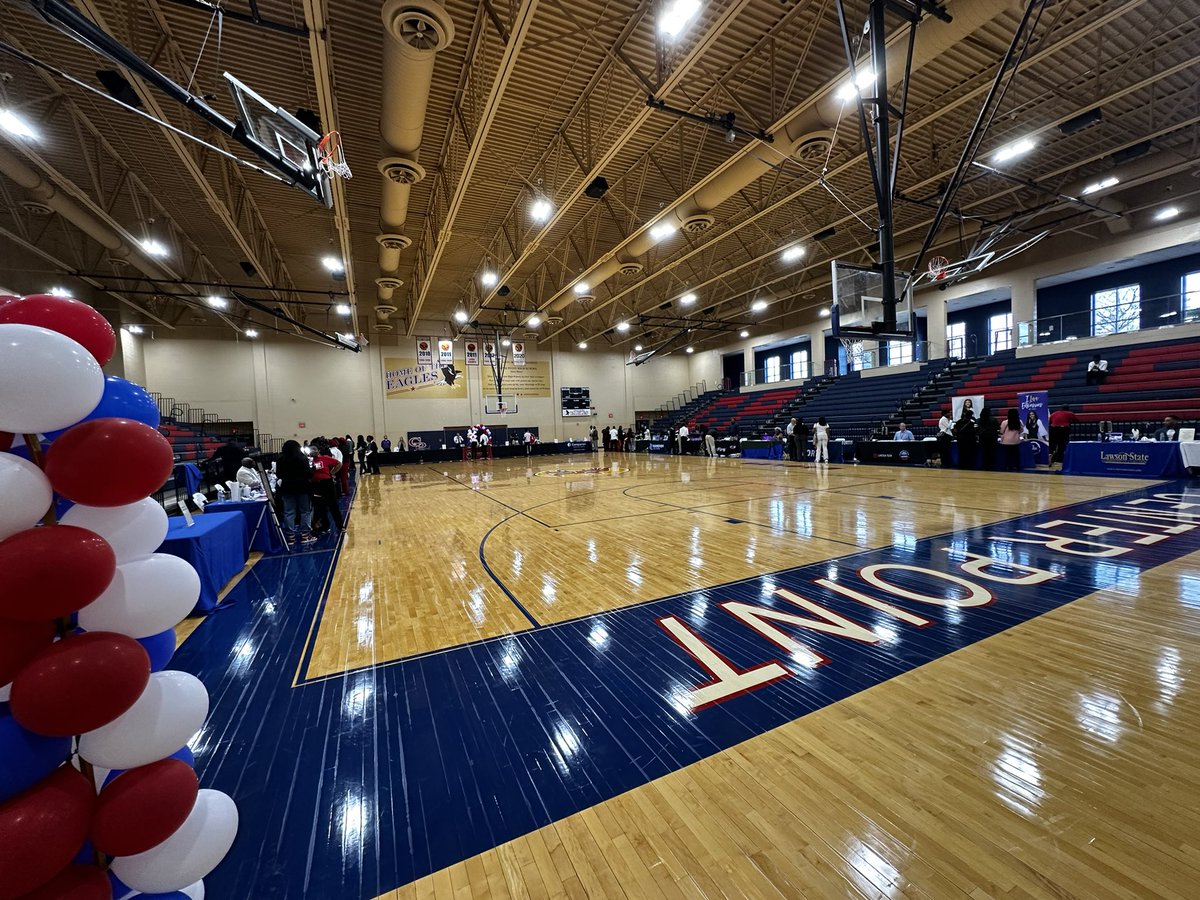 OnecentFord's tweet image. Career and Network Expo @CenterPointHigh today sponsored by the awesome CPHS  Career Tech instructors and Career Coach!  Network, Recruit, and Hire on the Spot! @JEFCOCareerTech @JEFCOED