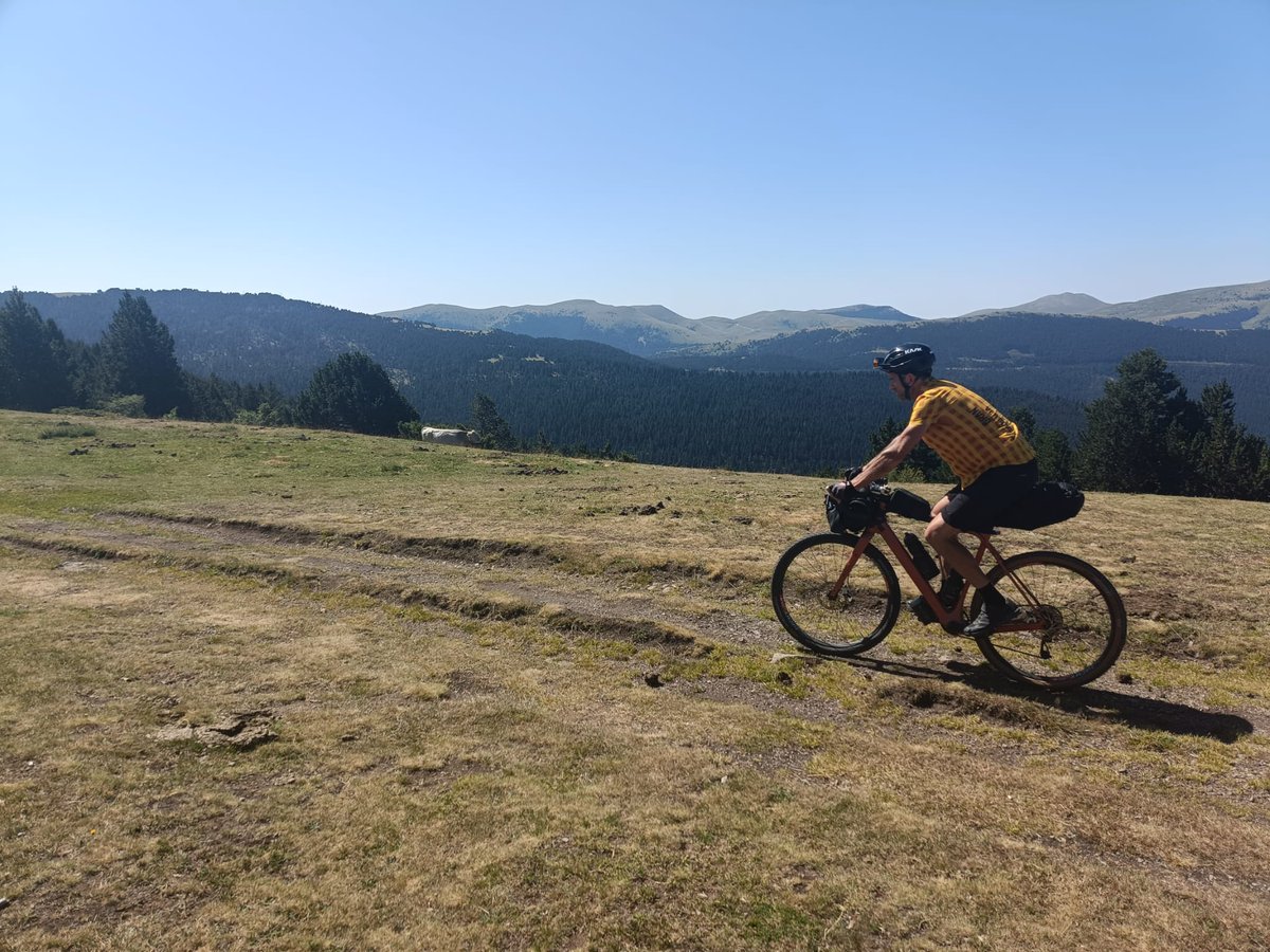 cat7cents's tweet photo. El viatge de la teva vida t'espera aquest juny.

La CAT700 renova el seu recorregut amb una ruta circular pel Pirineu Oriental, amb el Canigó com a far durant bona part del trajecte.

Podeu inscriure-us en una de les dues modalitats: https://t.co/U9Z6OYLje1
