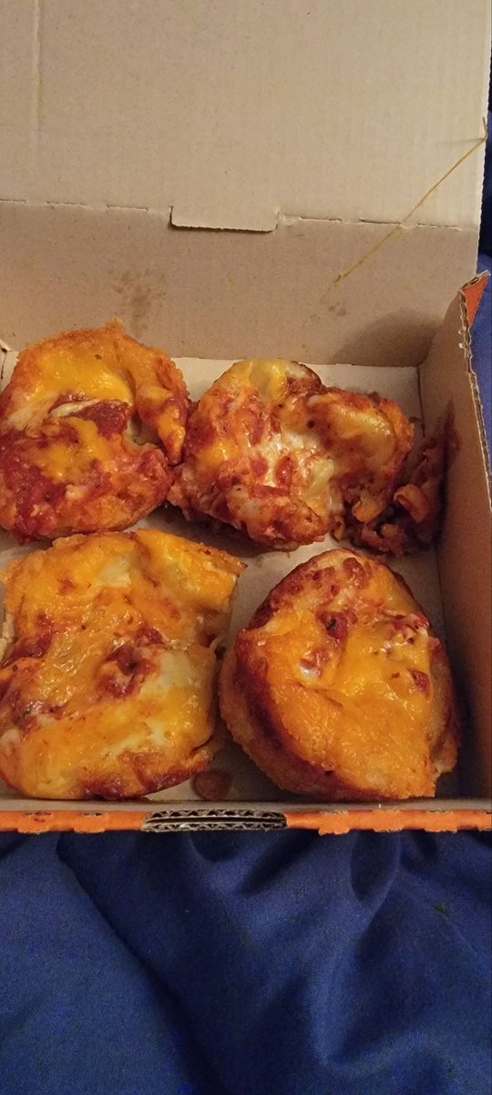 NikTheSensation's tweet photo. @littlecaesars I ordered 3 boxes of Pepperoni Crazy Puffs and received 1 box of Pepperoni and 2 badly made cheese. The general manager Olyvia contacted me to resolve this and I have YET to receive a concession. This has been ongoing since Superbowl Sunday!! 🤬 https://t.co/p74oiQEark