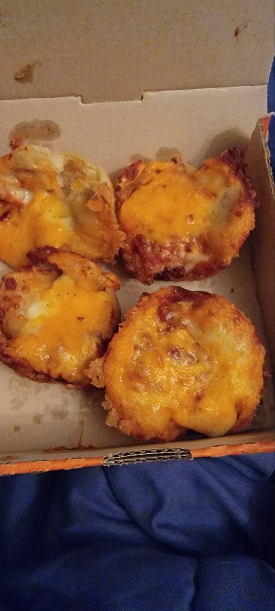 NikTheSensation's tweet photo. @littlecaesars I ordered 3 boxes of Pepperoni Crazy Puffs and received 1 box of Pepperoni and 2 badly made cheese. The general manager Olyvia contacted me to resolve this and I have YET to receive a concession. This has been ongoing since Superbowl Sunday!! 🤬 https://t.co/p74oiQEark
