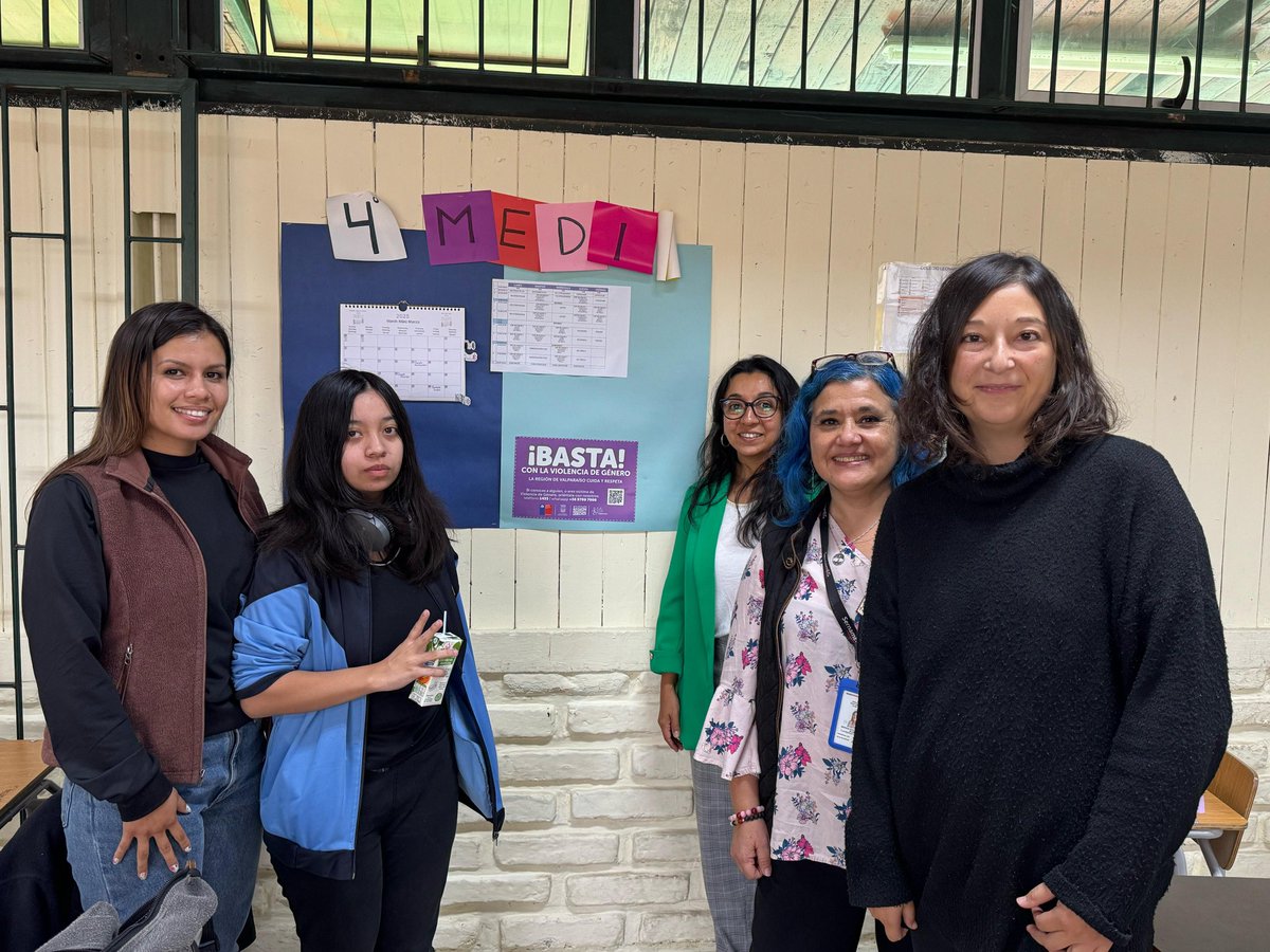 🟣En el marco del 8M, SERNAMEG,  junto a la Delegación Presidencial de Quillota, realizaron un Diálogo Ciudadano dirigido a estudiantes. El objetivo  es generar una conversación reflexiva en torno a la Violencia en el pololeo en adolescentes y jóvenes.🟣