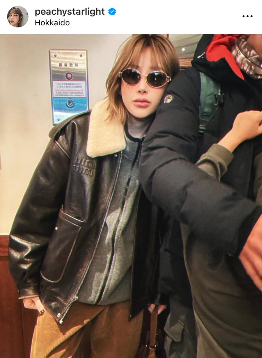 T2017bp's tweet image. นึกถึงคุณพีชภรรยาพี่ติ๊ก ปิดหน้าทุกรูป แต่คนที่เค้าได้สามีหล่อระดับประเทศไป ไม่ต้องพูดเยอะคนก็รู้หมด โคตรจะเริ่ด อวดไม่อวดมาก555555555