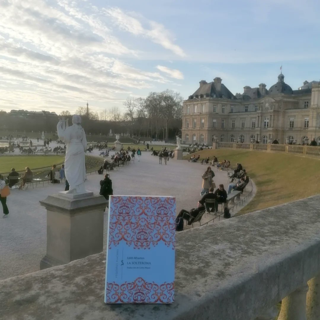 sitiojaneausten's tweet photo. Sacando a #LaSolterona de #EdithWharton a pasear por el #jardinduluxembourg en una preciosa tarde.
De los #PequeñosPlaceres de la vida y de @Ed_Invisibles
#notodoesjaneausten #colaboraciones #gracias #libros #books #livres #bookhoarders #Leeresdeguapas #bookaholic #instablogger https://t.co/wydm4VOozZ