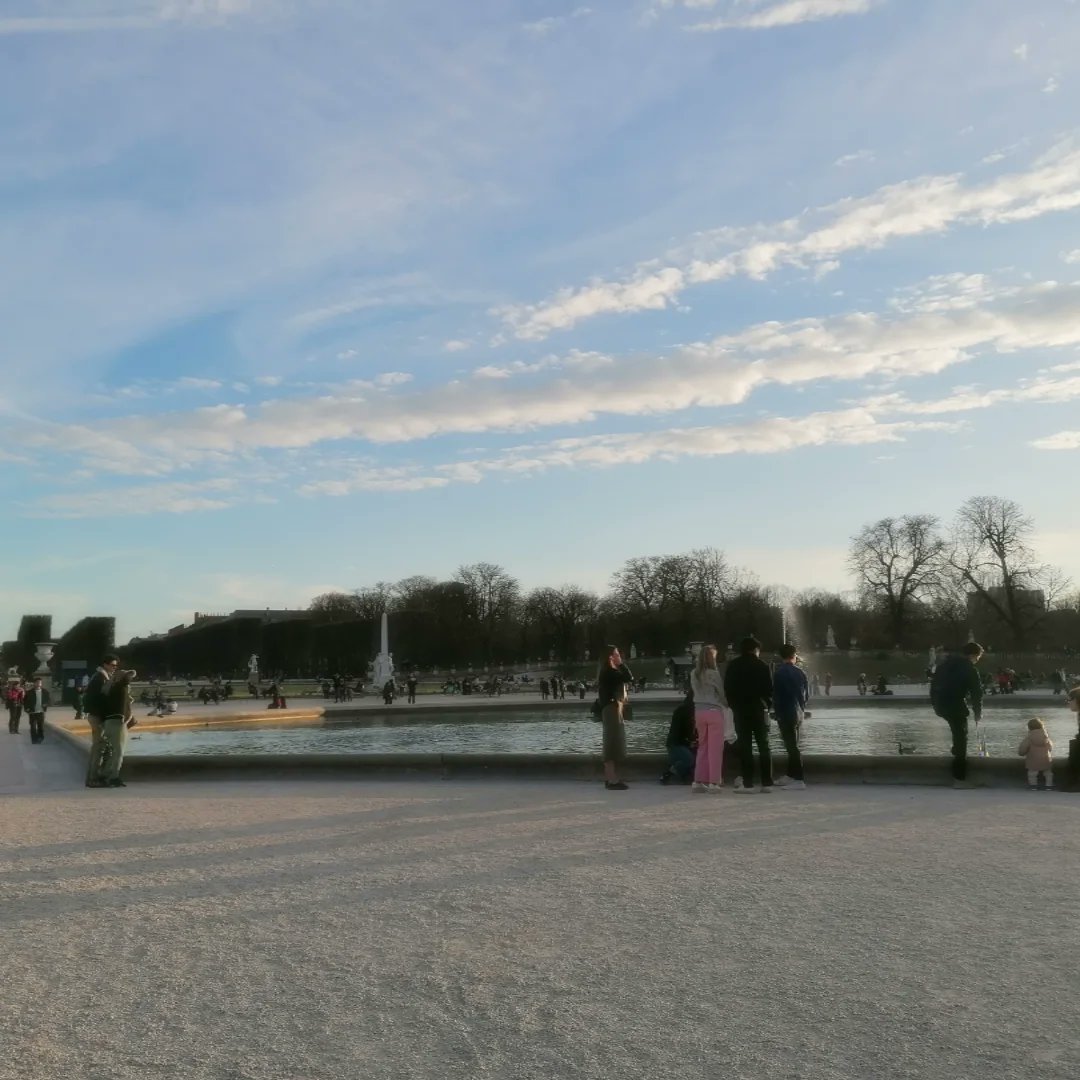sitiojaneausten's tweet photo. Sacando a #LaSolterona de #EdithWharton a pasear por el #jardinduluxembourg en una preciosa tarde.
De los #PequeñosPlaceres de la vida y de @Ed_Invisibles
#notodoesjaneausten #colaboraciones #gracias #libros #books #livres #bookhoarders #Leeresdeguapas #bookaholic #instablogger https://t.co/wydm4VOozZ
